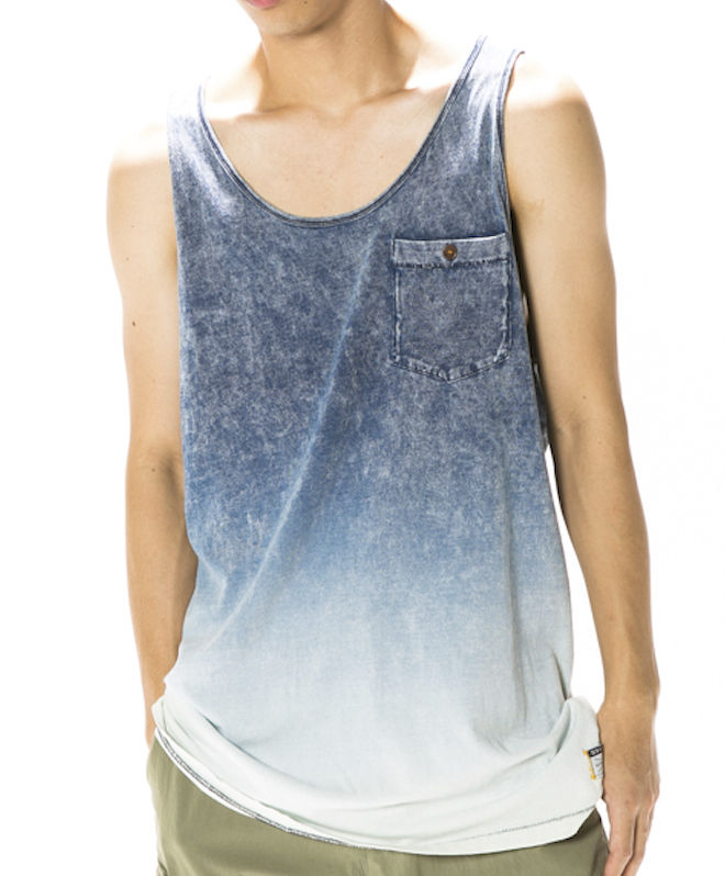 �A�E�g���b�g�p�[�N�k�����