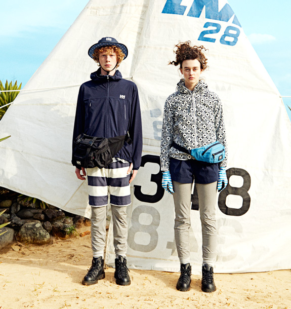 �A�E�g���b�g�p�[�N�k�����