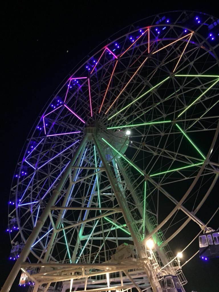 �A�E�g���b�g�p�[�N�k�����