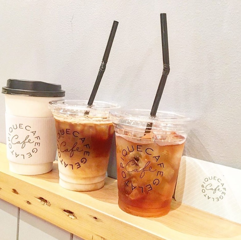 �A�E�g���b�g���