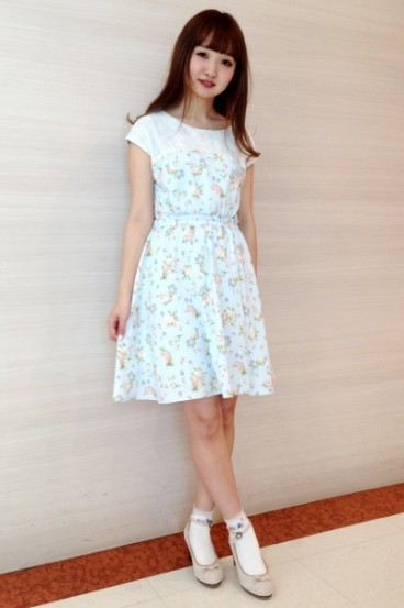 �A�E�g���b�g�p�[�N�k�����