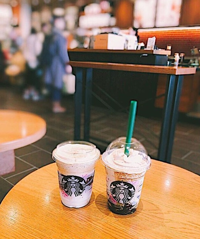 �A�E�g���b�g�@SNS�f��